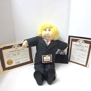 Cabbage Patch Kids Soft Sculpture Corporate Kid Doll w Paper Briefcase Complete